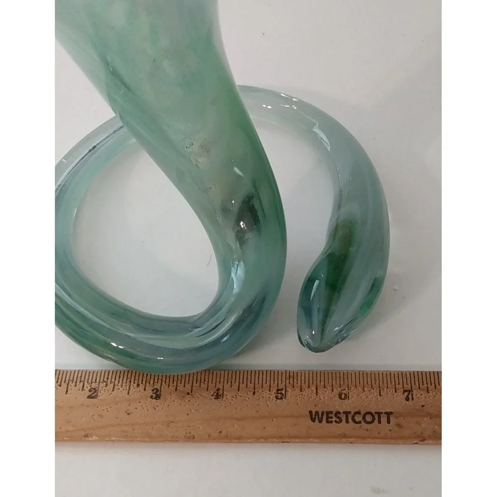 Slag Glass Stretch Ruffled Top Vase Green Swirl Art Glass Centerpiece 10